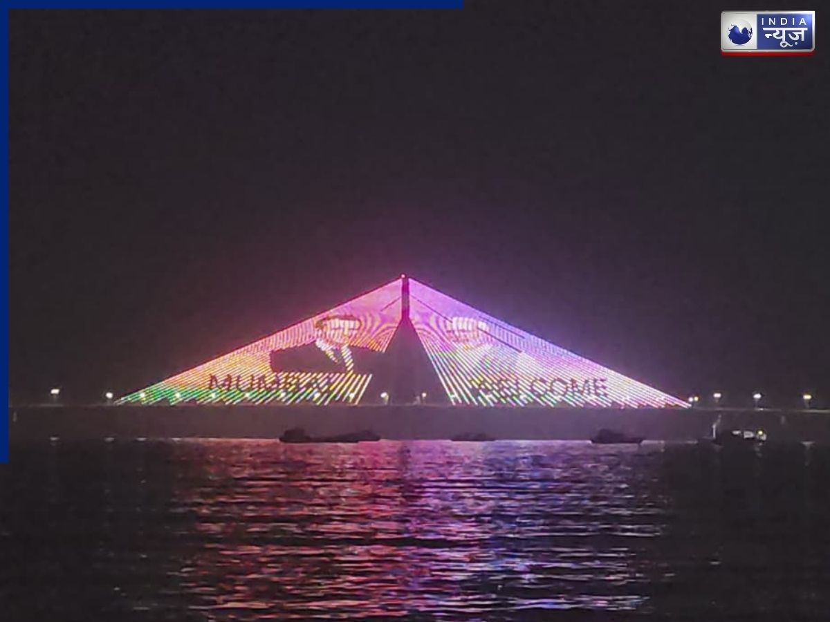 Emmanuel Macron: मुंबई पहुंचे फ्रांस के राष्ट्रपति,स्वागत के लिए मुंबई के सी लिंक को किया गया रोशन; पीएम मोदी आज कर सकते हैं राफेल को लेकर बड़ी डील