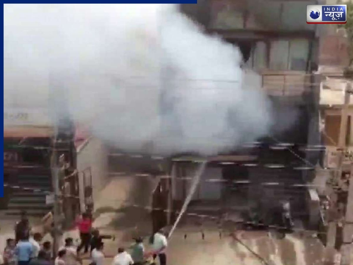 फरीदाबाद के प्राइवेट कंपनी में अचानक लगी भीषण आग, ब्लास्ट में कई लोग घायल