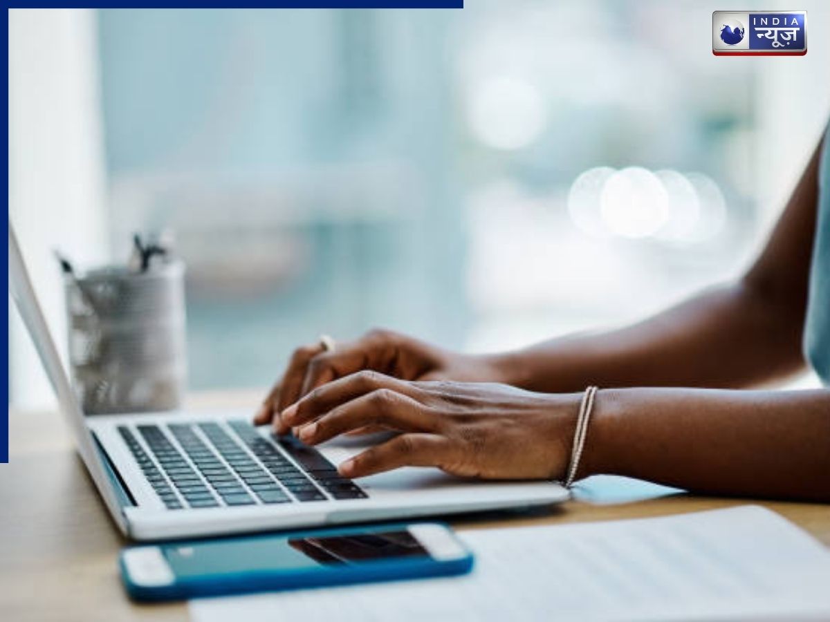 दिल्ली के कर्मचारी की धोखाधड़ी, 100% डिस्काउंट कोड बनाकर ऑर्डर किए 2 लाख रुपये के Sneakers, यहां पढ़ें पूरा मामला