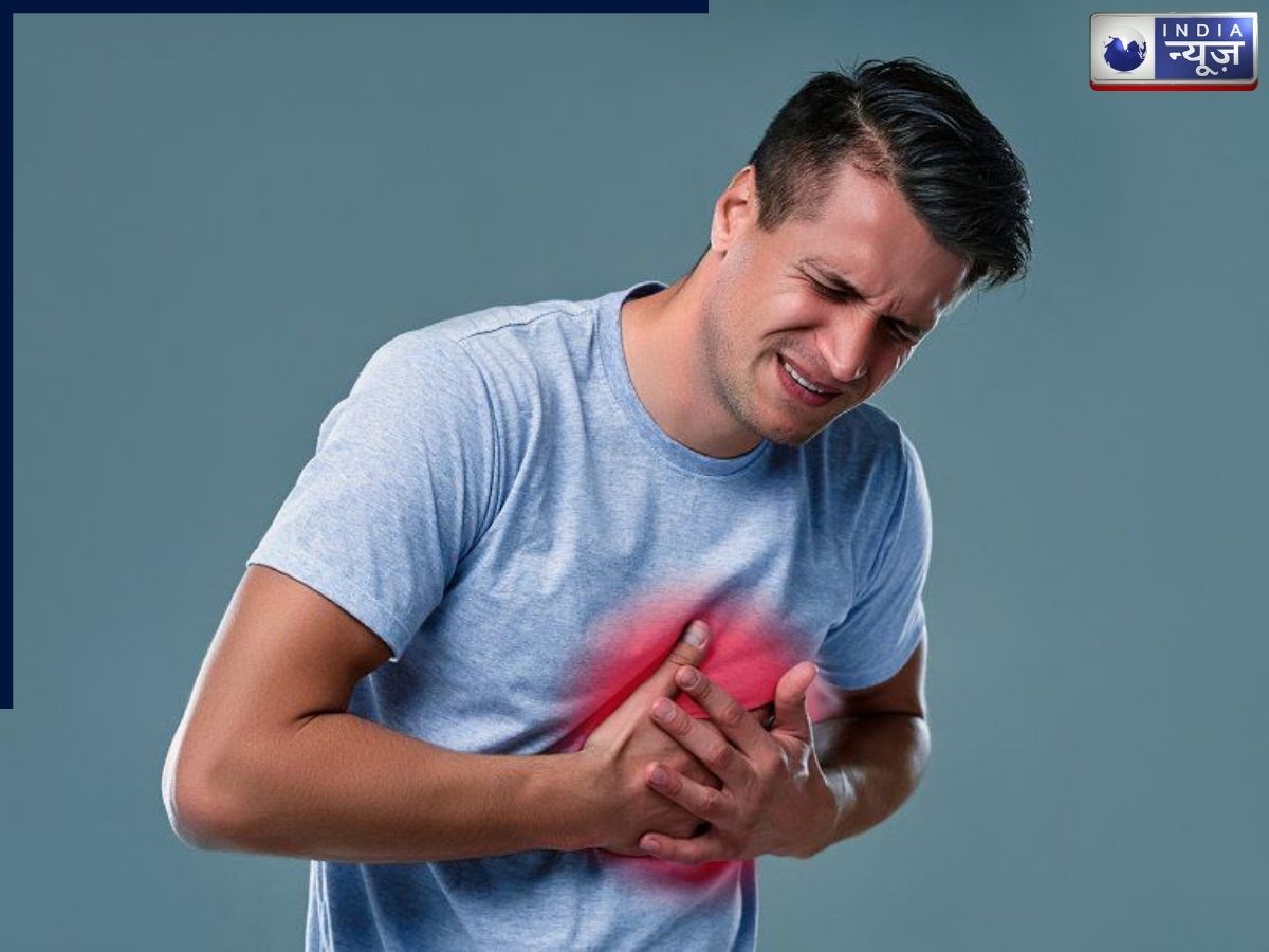 घर पर अकेले हों और अचानक आ जाए हार्ट अटैक? घबराएं नहीं- जानें एक्सपर्ट की जरूरी सलाह