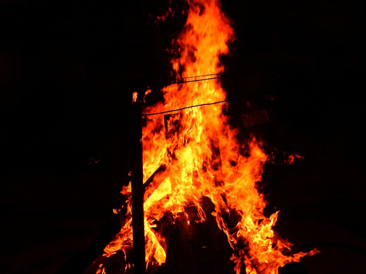 Holika dahan ke upay - Photo Gallery