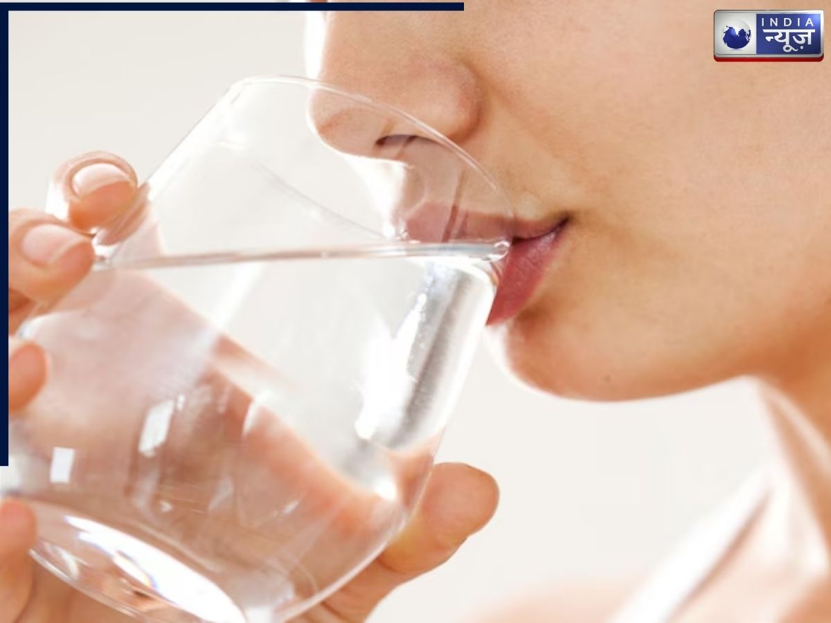 सोने से पहले गर्म पानी पीया तो शरीर में रातों-रात शुरू हो जाते हैं ये बदलाव: डॉक्टर भी मानते हैं