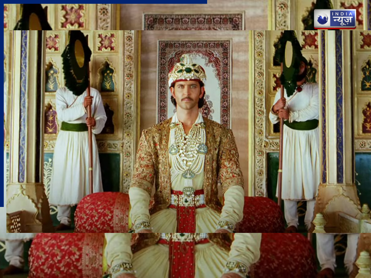 Hrithik not complaint for heavy Costume - Photo Gallery