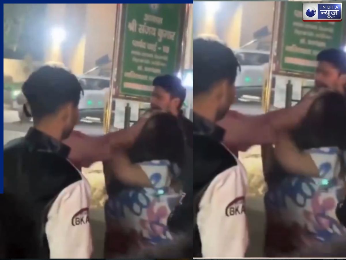 उत्तर प्रदेश की सड़क बनी अखाड़ा! दो युवतियों की लड़ाई ने खींचा लोगों का ध्यान, सोशल मीडिया पर छाया वीडियो