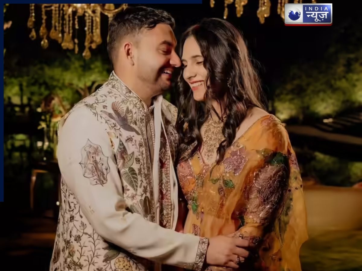 IPS आशना का देसी ब्राइडल अवतार वायरल, फ्लोरल लहंगे में बनीं अप्सरा-सी दुल्हन, IAS पति का हाथ थाम दिल जीत लिया