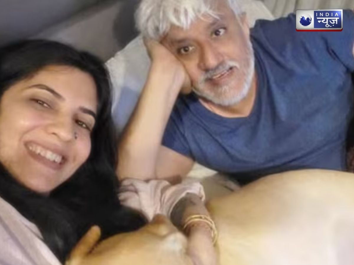 Vikram Bhatt's defense - Photo Gallery