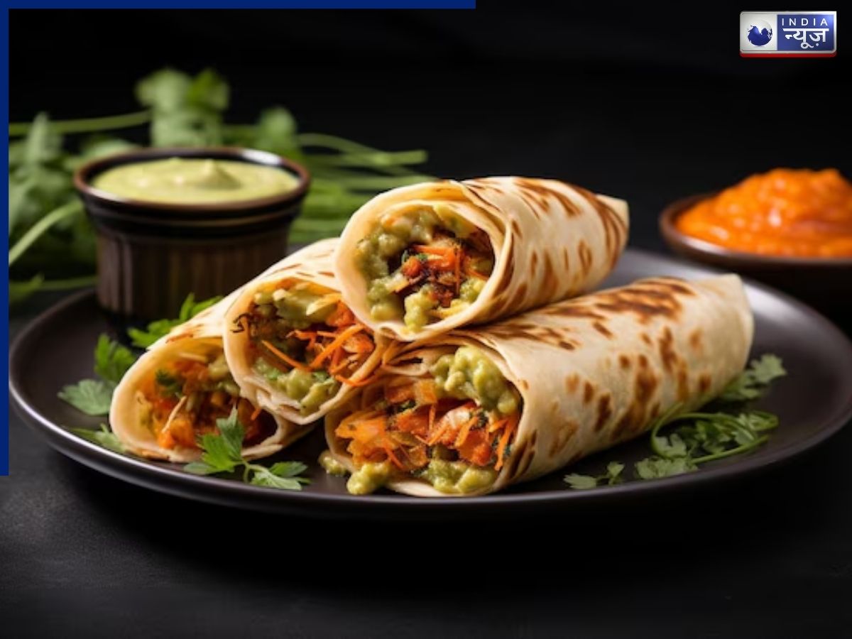 Give paratha packs to children for lunch - Photo Gallery