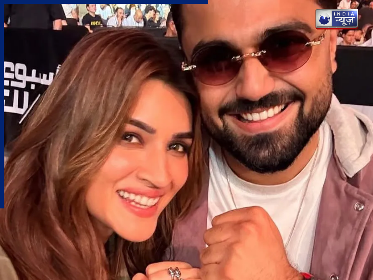 Kriti Kabir Spotted in London - Photo Gallery