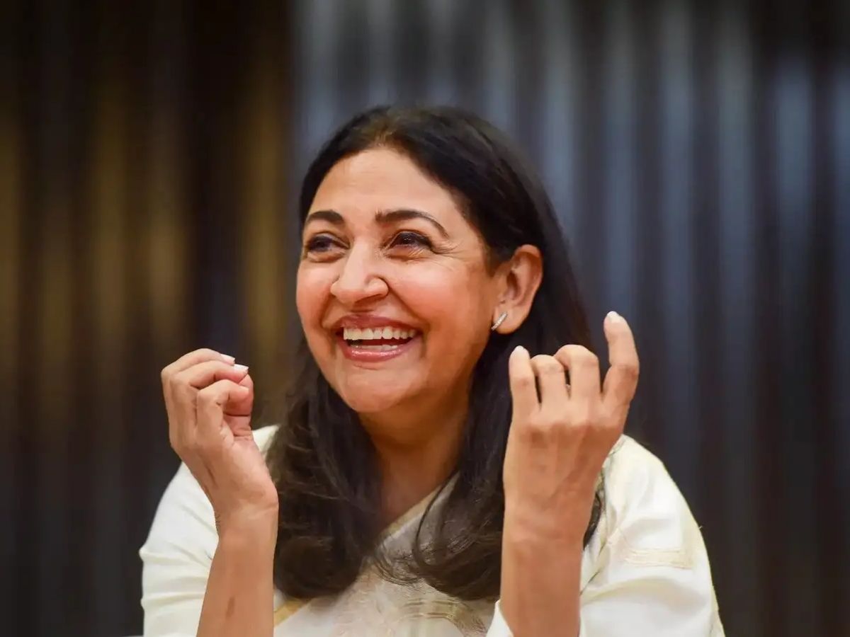 deepti naval - Photo Gallery