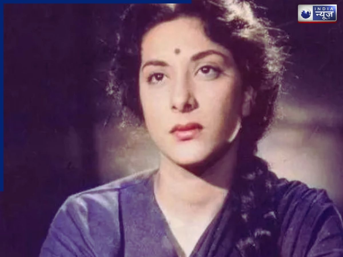 Nargis died of cancer - Photo Gallery