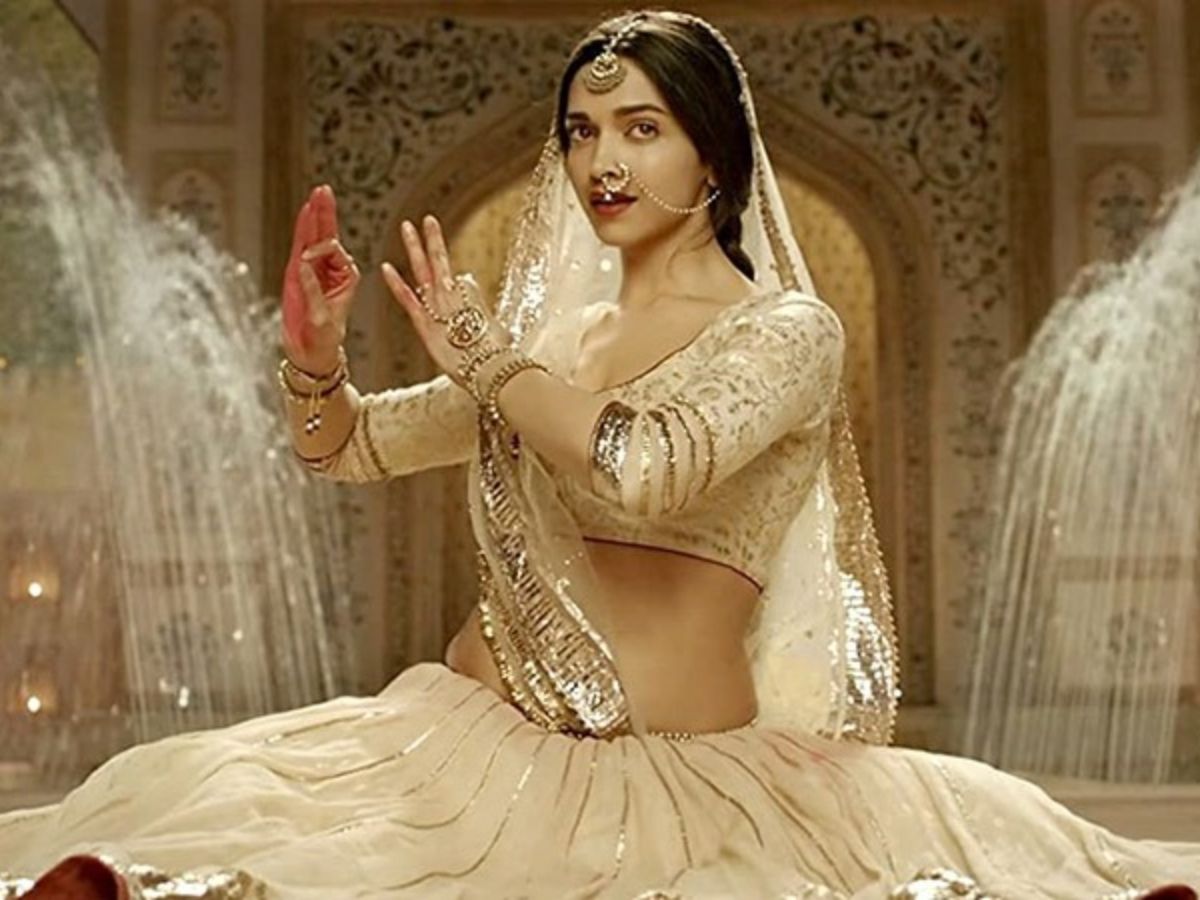 Mastani-Deepika Padukone - Photo Gallery
