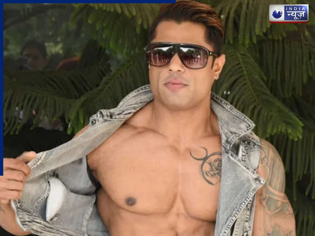 Mayank Pawar's career - Photo Gallery