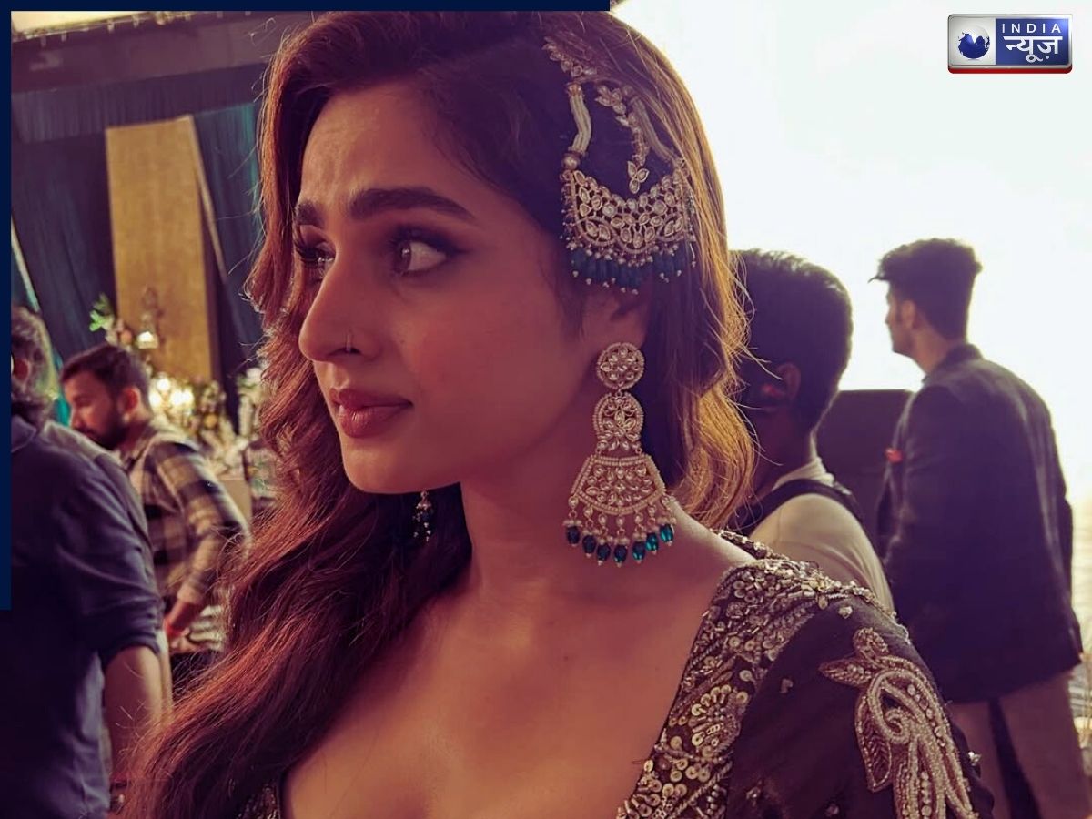 Ayesha gained prominence through Bigg Boss - Photo Gallery