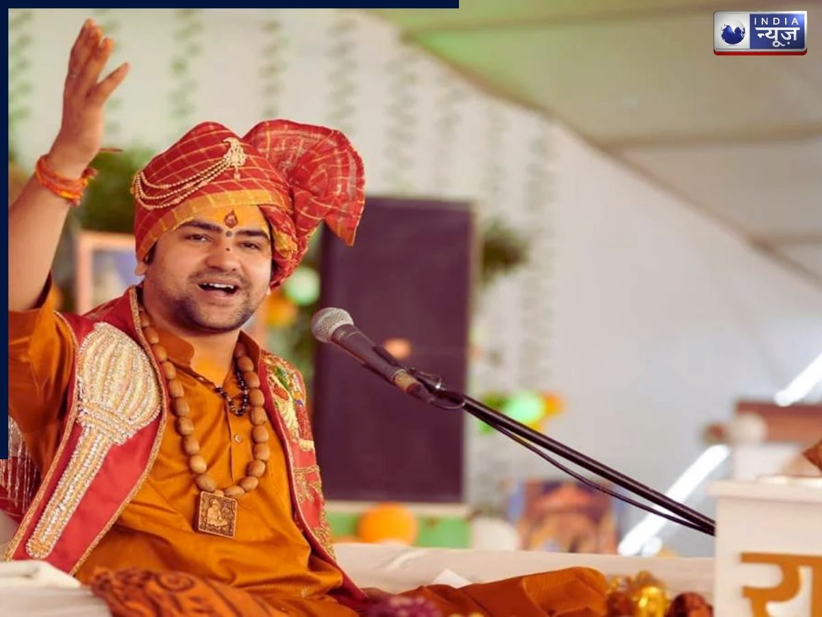 Dhirendra Shastri called him onto the stage - Photo Gallery