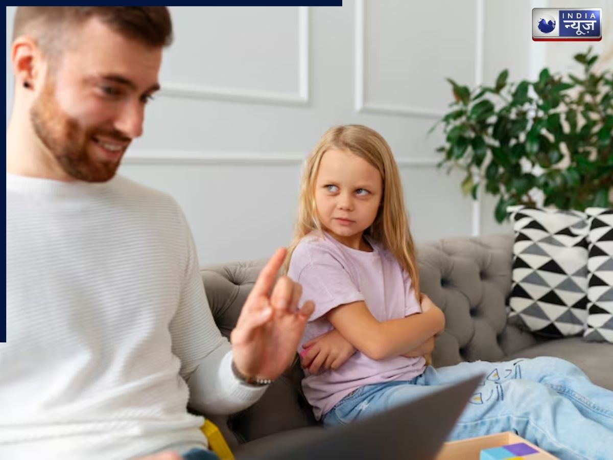 ‘शर्मा जी का बेटा…’, ऐसी तुलना से कैसे बच्चों पर पड़ता है प्रेशर? परफेक्ट पेरेंटिंग की ये गलतियां कहीं न कर दें बच्चे को दूर