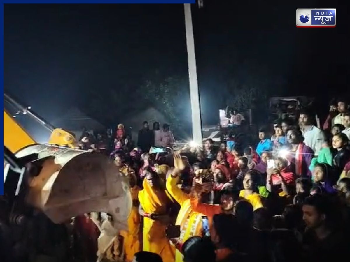 एक ‘मटकोर’ की रस्म ऐसे भी… परंपरा और तकनीक का अनूठा संगम, वीडियो सोशल मीडिया पर हुआ वायरल