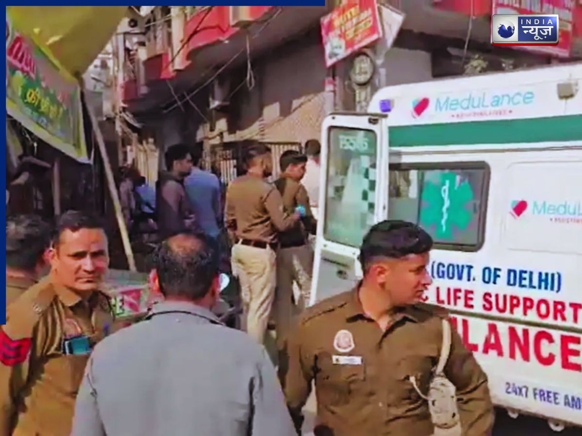 Delhi Crime News: तीन बेटियों समेत मां का कमरे में मिला खून से लथपथ शव, संदिग्ध पति फरार, खत्म हो गया हंसता-खेलता परिवार