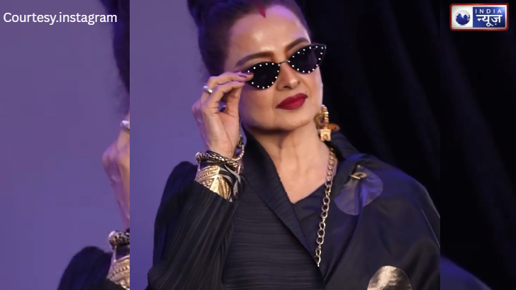 कयामत ढा रहा है Rekha Ji का ‘विंटेज’ अवतार; ब्लैक साड़ी में जब उतरीं बॉलीवुड की ‘मल्लिका, देखें लुक!