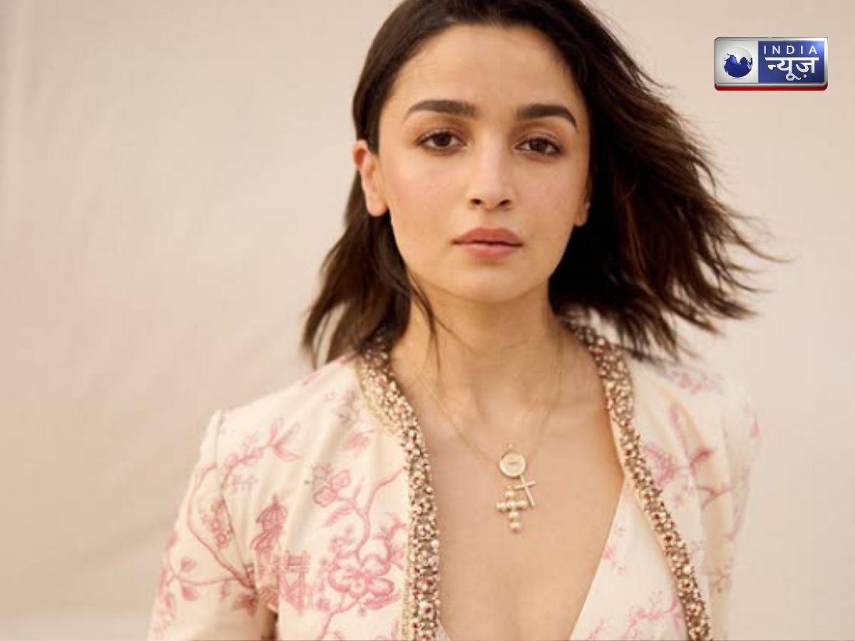 Hard work for the first film - Photo Gallery