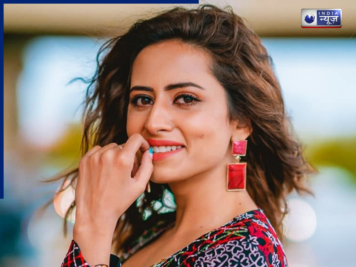 Sargun Mehta on Pregnancy News - Photo Gallery