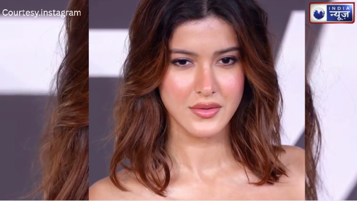 क्या Shanaya हैं बॉलीवुड की अगली दीपिका? इवेंट में ‘ग्रीन ग्लो’ से मचा तहलका, फेस कट देख लोग बोले- ‘हुबहू मस्तानी’!