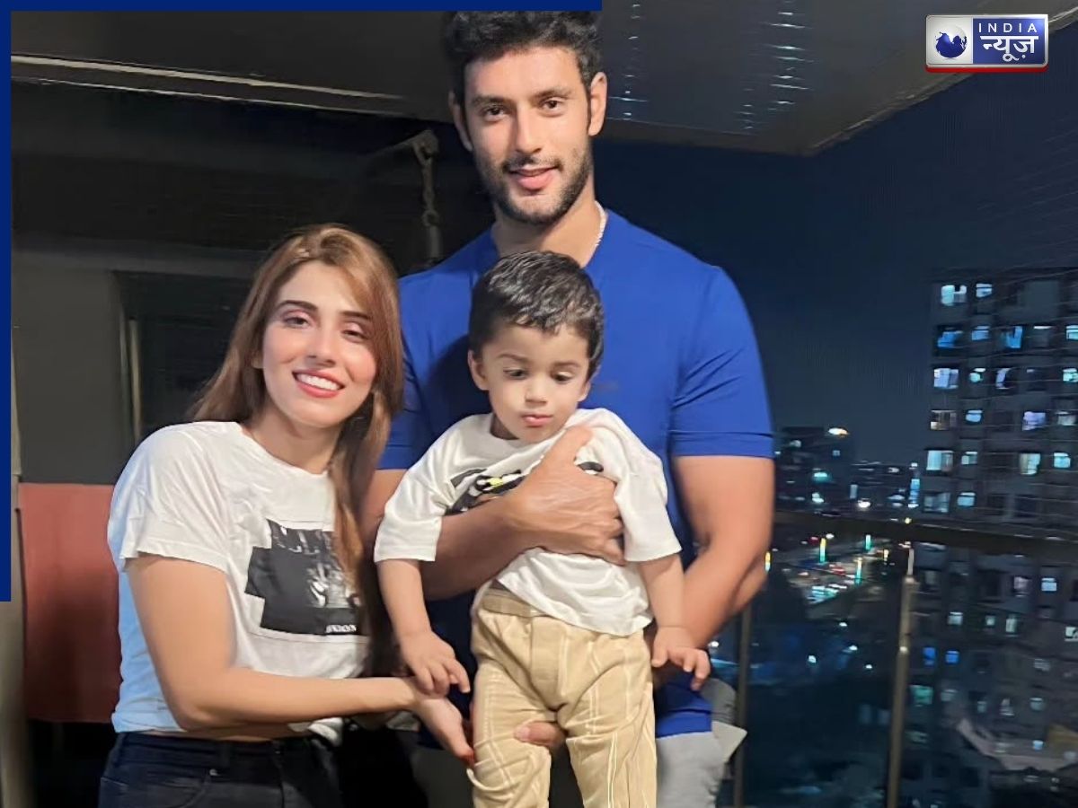 Shivam Dube Family - Photo Gallery