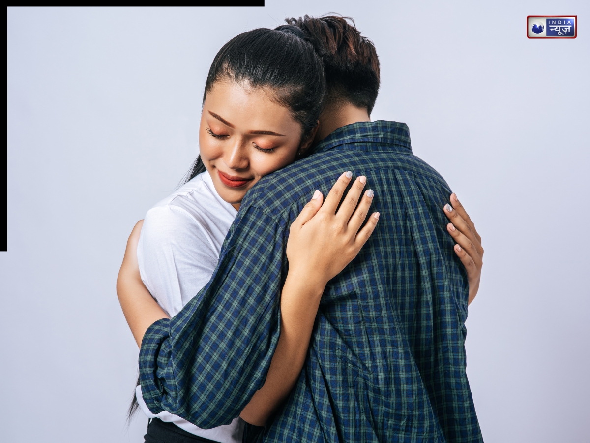 side hug - Photo Gallery