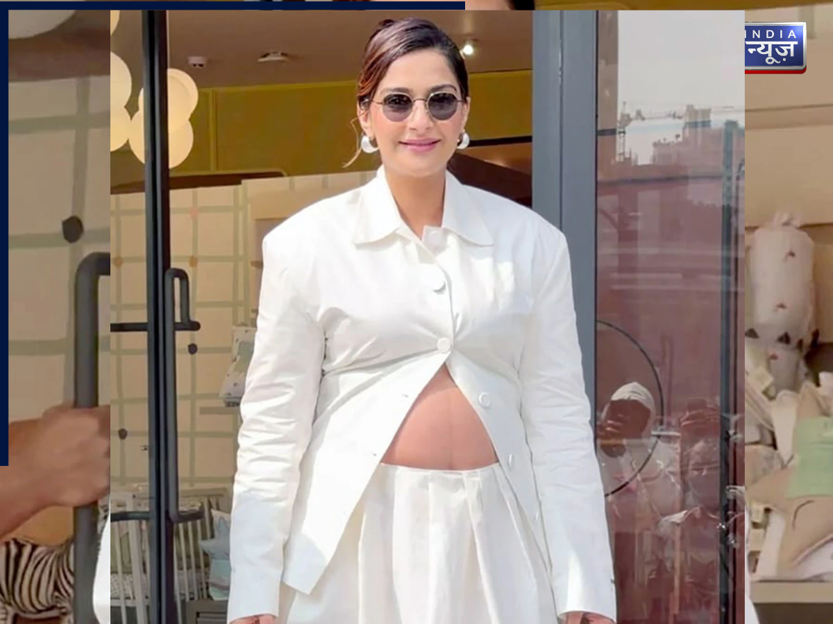 Baby Bump Flaunt in Shirt - Photo Gallery