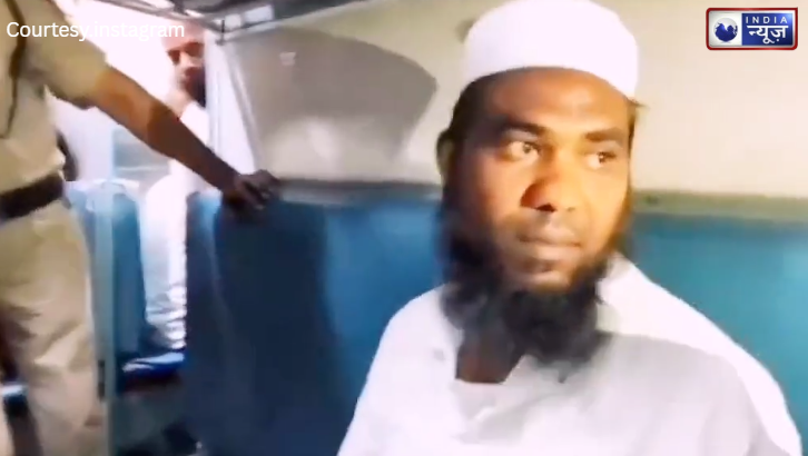 इंसानियत शर्मसार! ट्रेन में टोपी और दाढ़ी देखकर 20 लोगों ने शख्स की पिटाई, क्या अब पहचान ही बनेगी जान की दुश्मन?