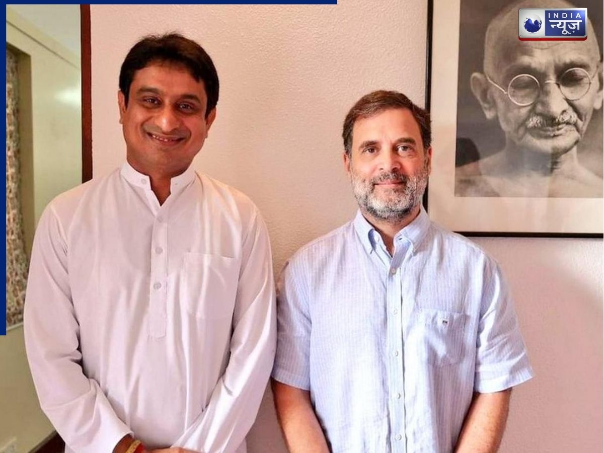 शर्टलेस प्रोटेस्ट: दिल्ली पुलिस की बड़ी कार्रवाई, रातभर पूछताछ के बाद यूथ कांग्रेस अध्यक्ष को किया गिरफ्तार, कांग्रेस सांसद का दावा