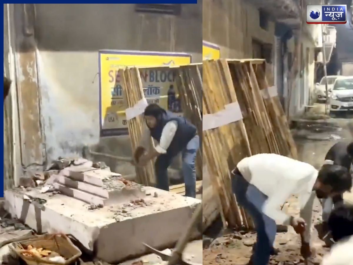 गाजियाबाद में हिंदू संगठन ने मजार पर चलाया हथौड़ा, मिटा दिया नामोनिशान; वीडियो वायरल होने के बाद जागी पुलिस