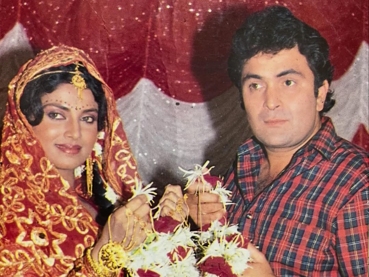 Varsha Usgaonkar with rishi kapoor - Photo Gallery