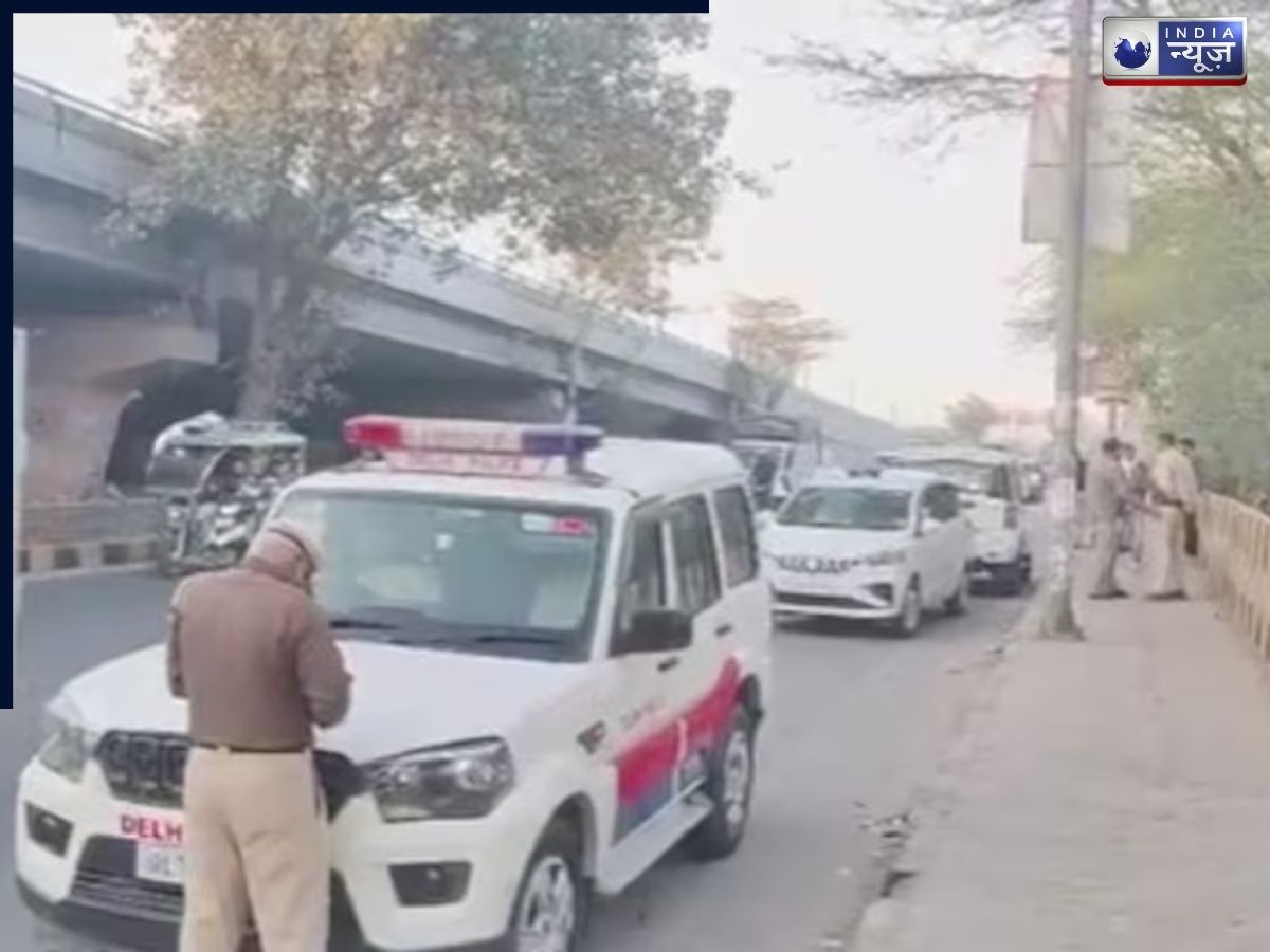 किसी अंजाने से लेते हैं प्रसाद, तो हो जाएं सावधान! देश की राजधानी दिल्ली में आखिर क्यों फिर से मचा बवाल?