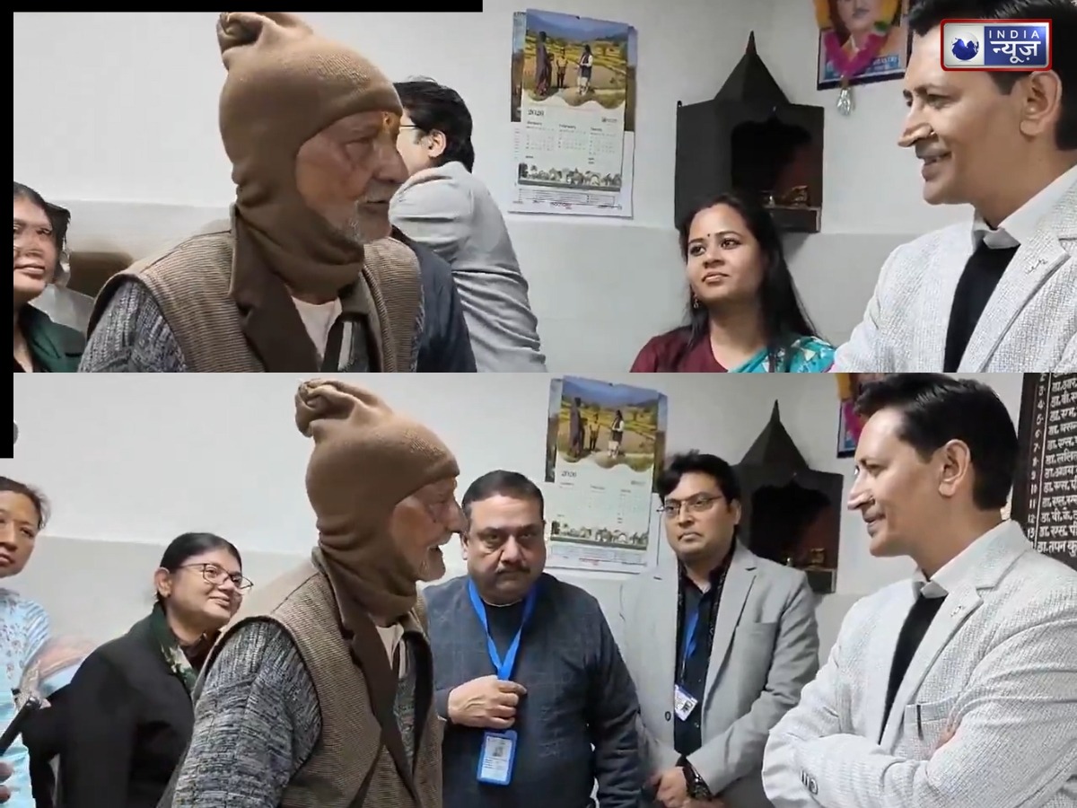 कौन हैं IAS दीपक रावत? जिनसे बुजुर्ग ने की इंग्लिश में बात तो रह गए हैरान, वीडियो वायरल