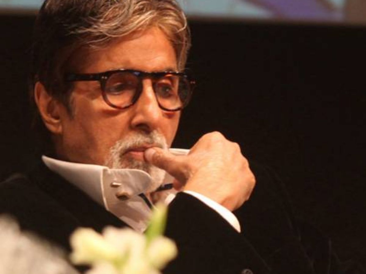 Amitabh Bachchan was surprised when he was called a 'third-rate actor'. - Photo Gallery