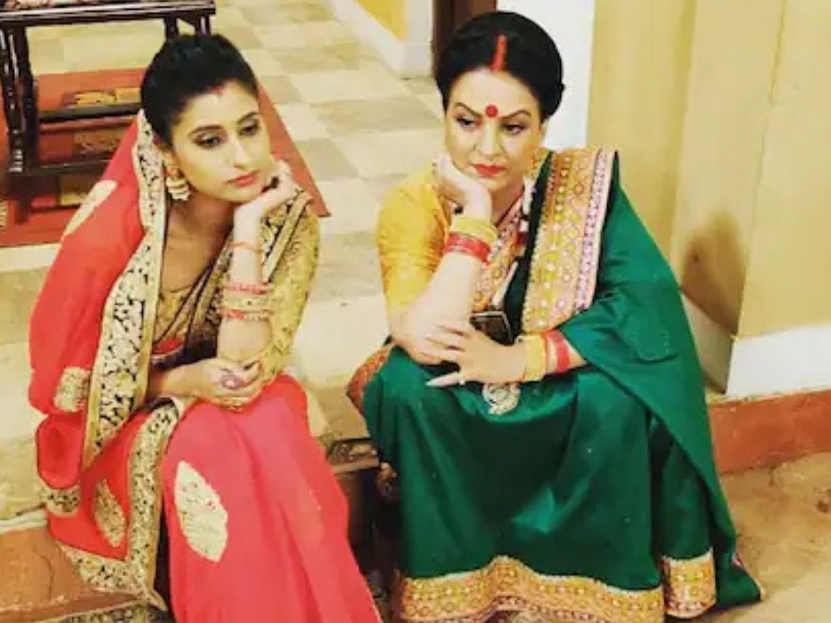 What is the role of female villain in Bhojpuri films - Photo Gallery