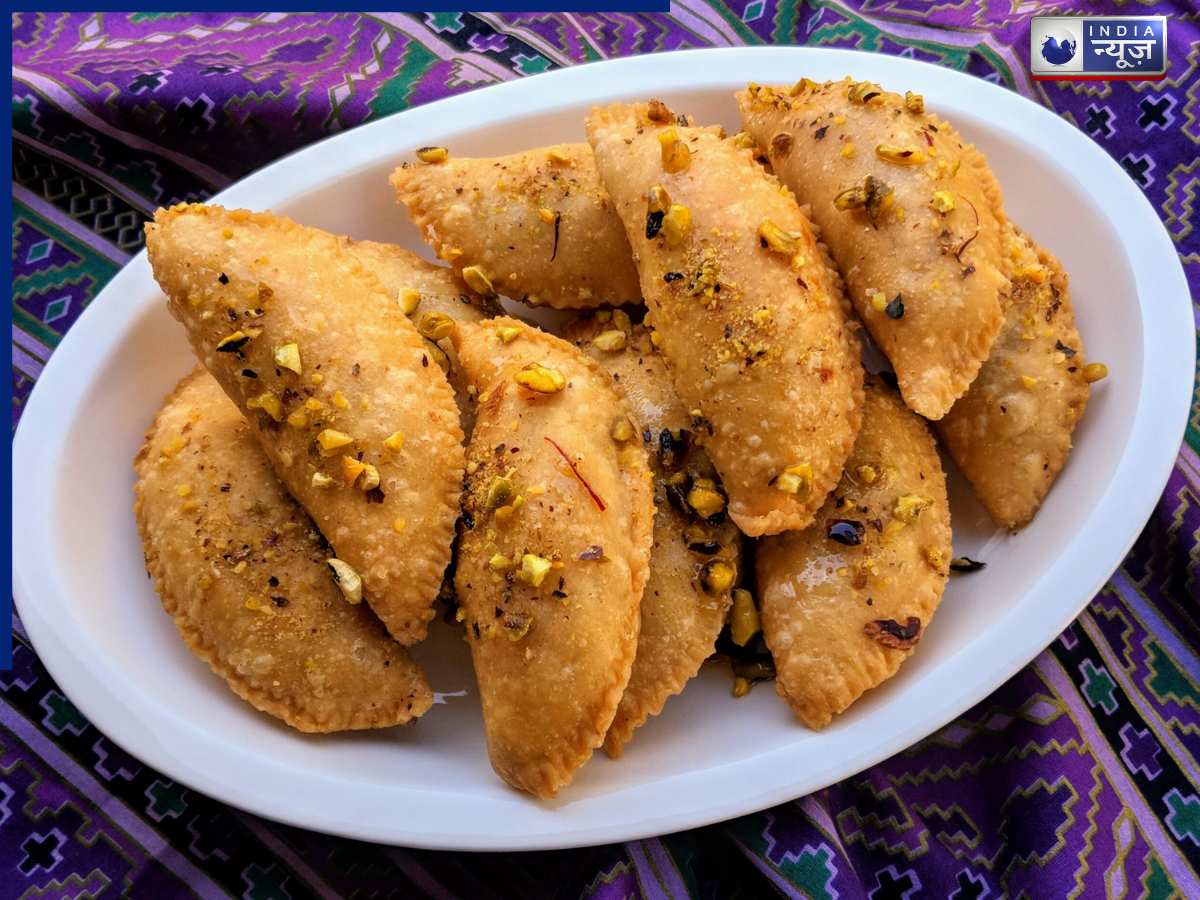 होली पर क्यों बनाई जाती हैं गुजिया, कैसे शुरू हुआ इसका चलन? जानें इतिहास