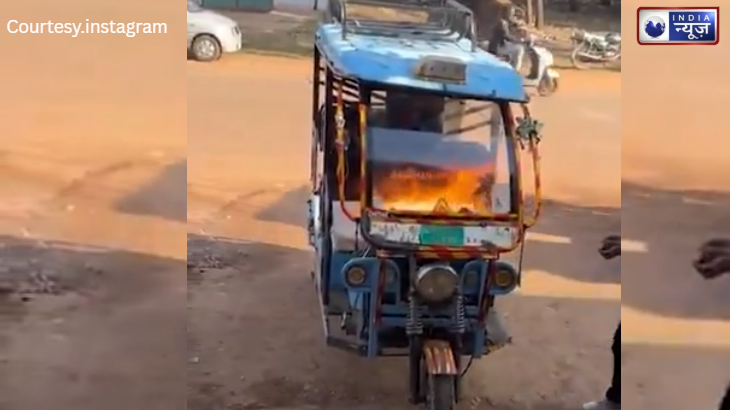 शिवपुरी में जब बेबस महिला बनी ‘चंडी’; बीच सड़क फूंक डाली अपनी ₹2.5 लाख की कमाई!