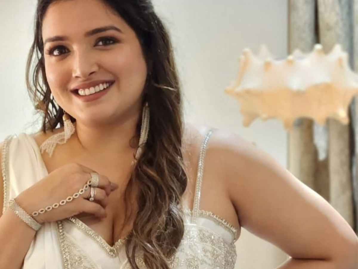 amrapali dubey debut - Photo Gallery