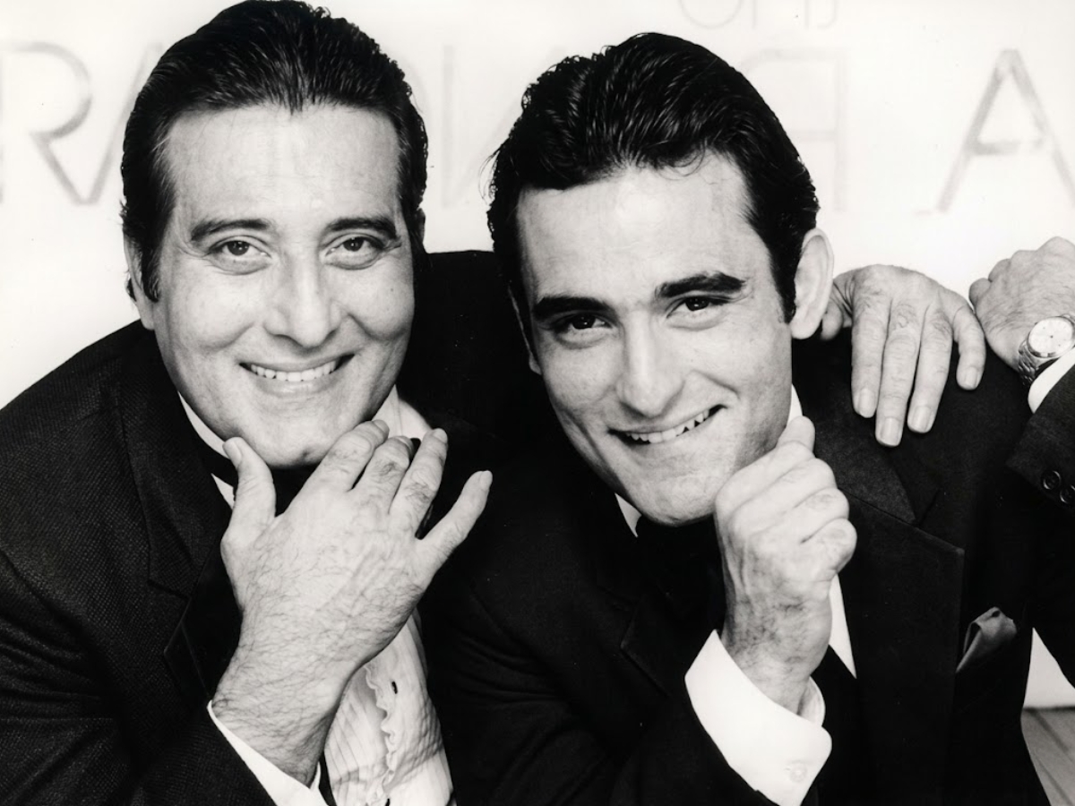 vinod khanna leave his family for Osho - Photo Gallery