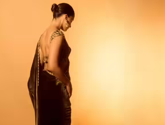 Alia Bhatt: Fusion of Vintage & Modern - Photo Gallery