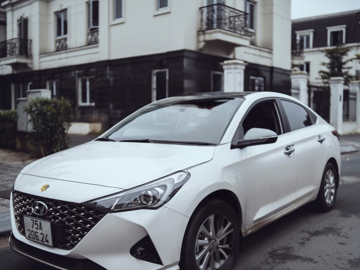 Dent on Bonnet - Photo Gallery