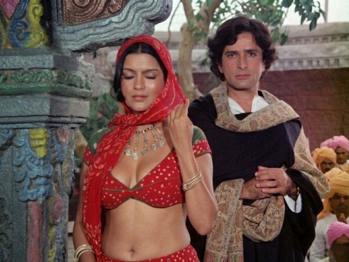 Zeenat Aman Famous Kissing Scene - Photo Gallery