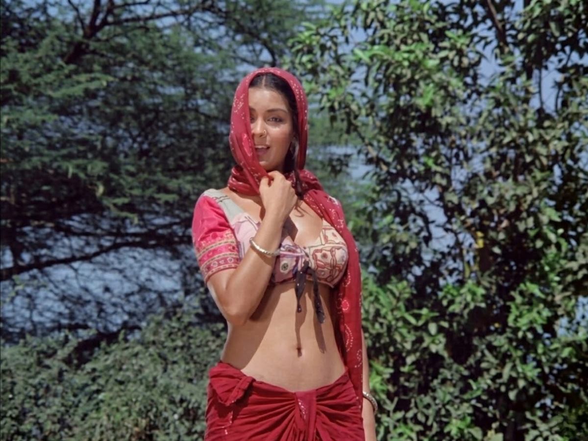 Zeenat Aman Famous Kissing Scene - Photo Gallery