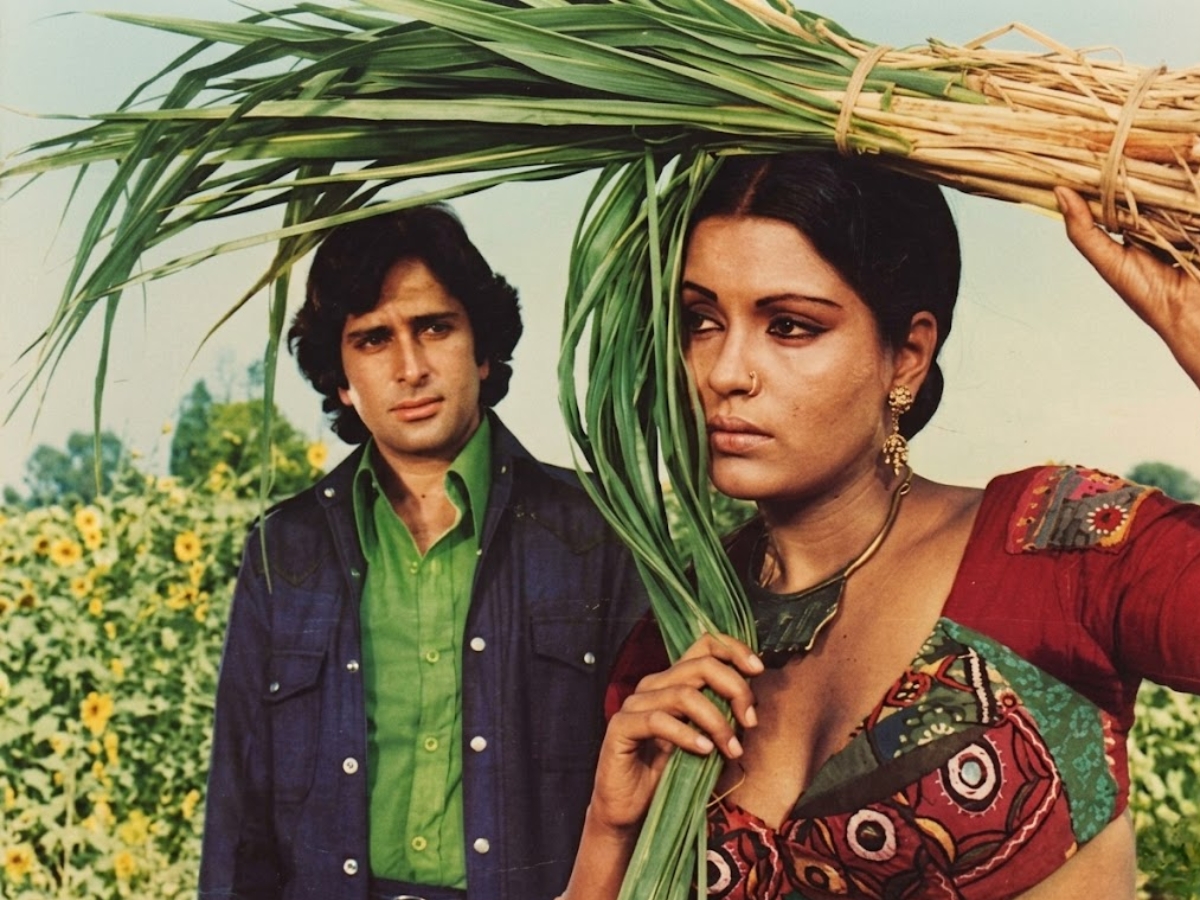 Zeenat Aman Famous Kissing Scene - Photo Gallery