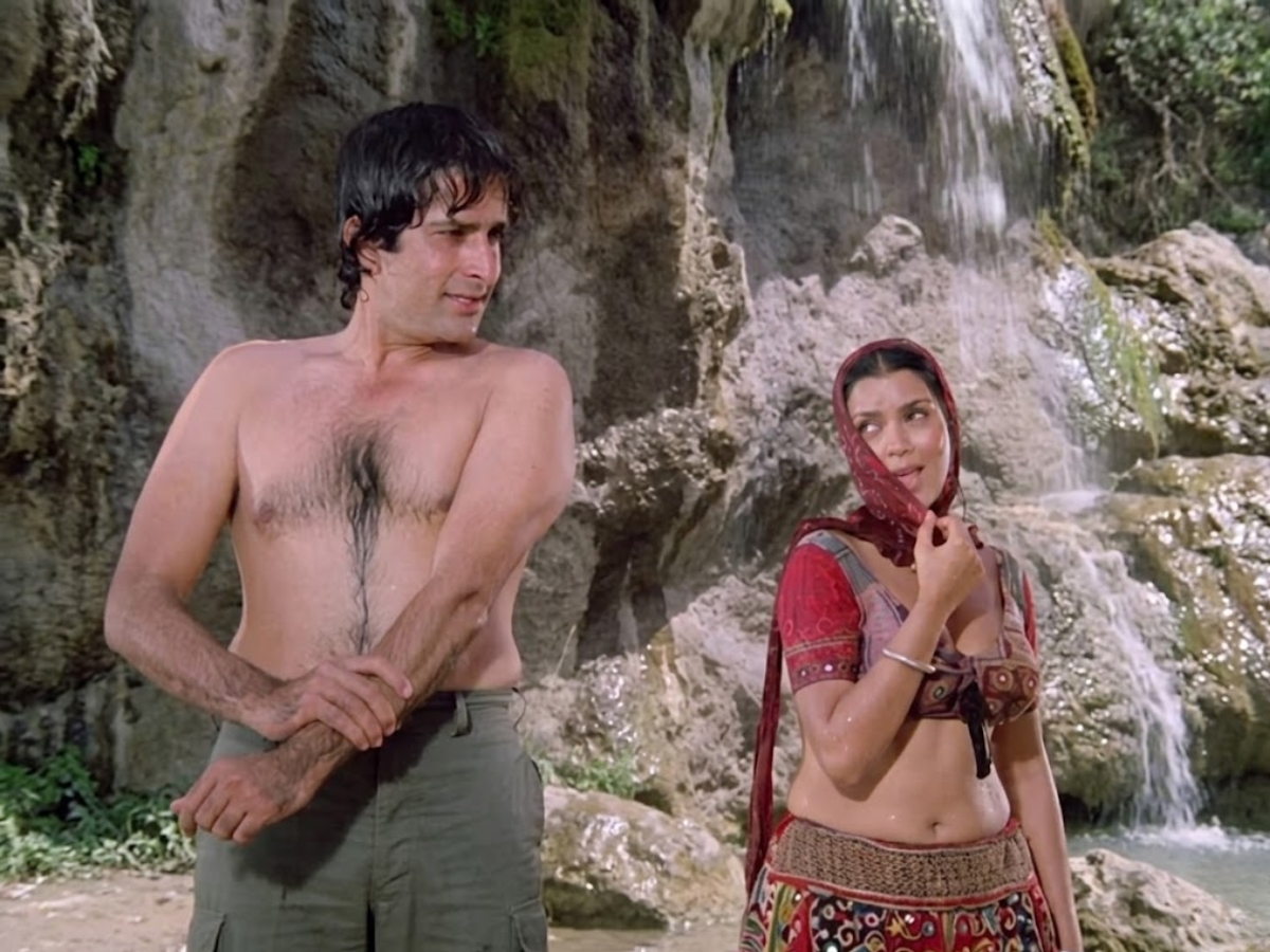 Zeenat Aman Famous Kissing Scene - Photo Gallery