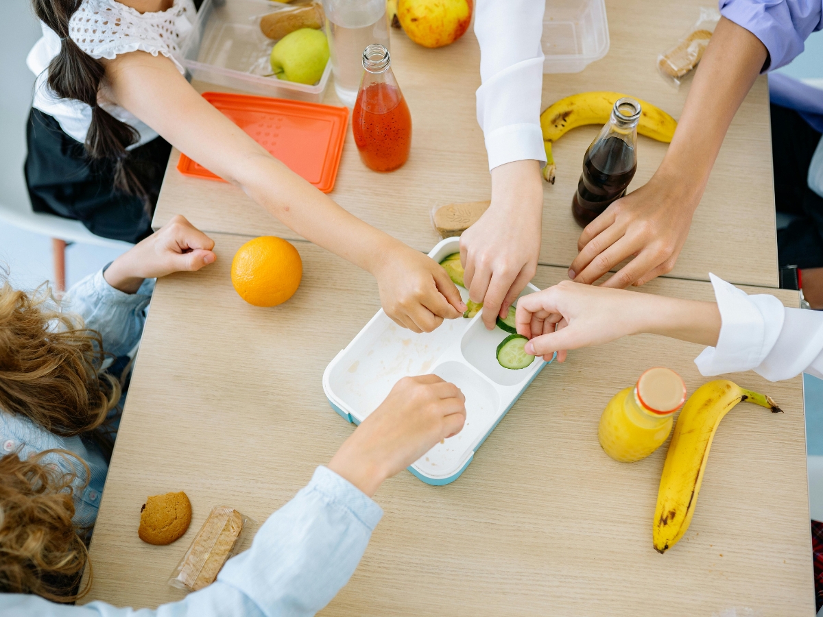 Eating fruit between meals - Photo Gallery