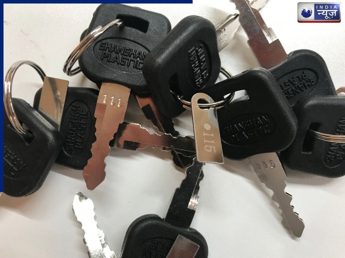 क्यों दिया जाता है नई बाइक के साथ Key Code? डुप्लीकेट चाबी बनाने में कैसे करता है डीलर की मदद, जानें सुरक्षा के लिहाज से कितना जरूरी