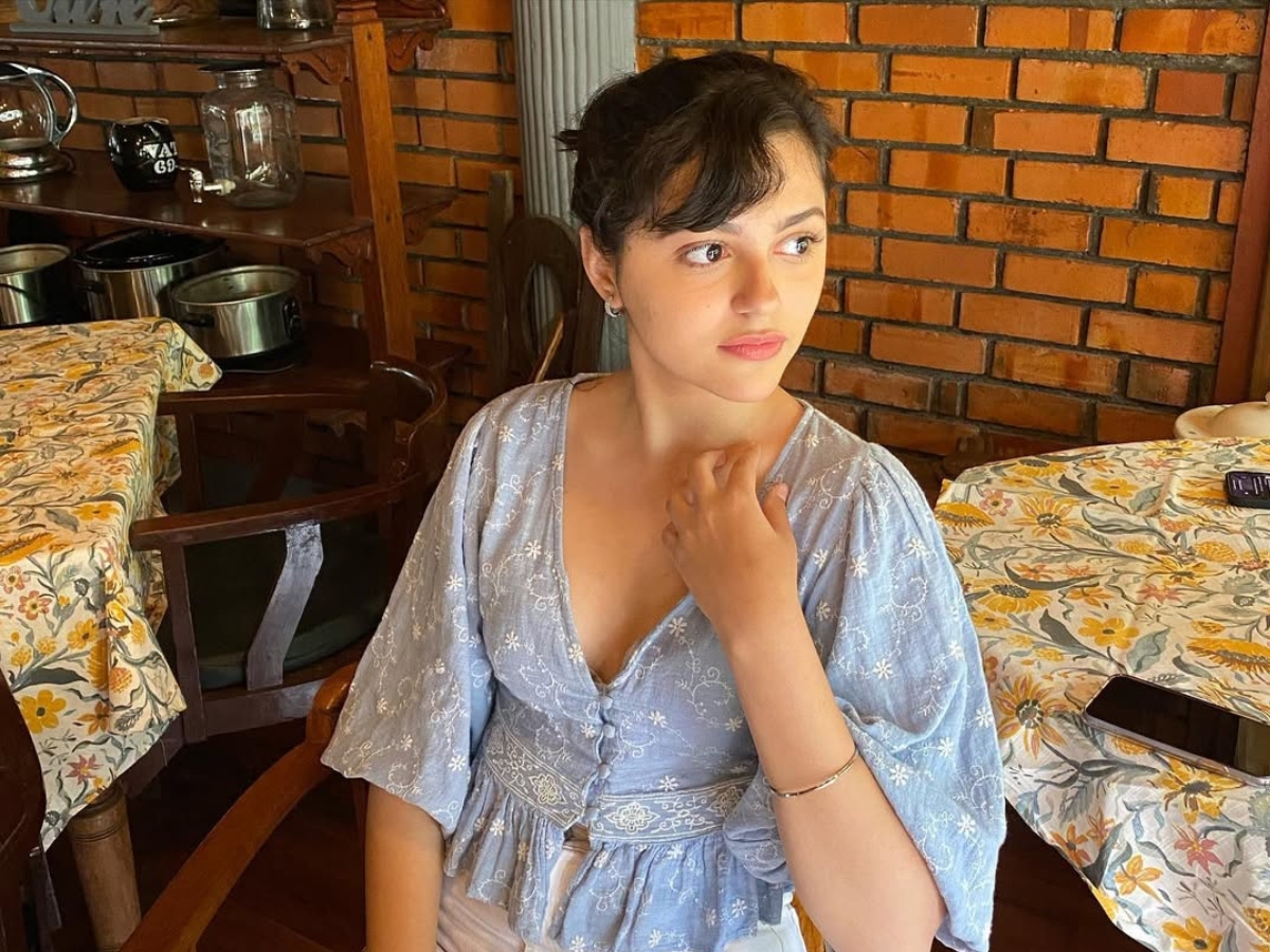 Aneet padda - Photo Gallery