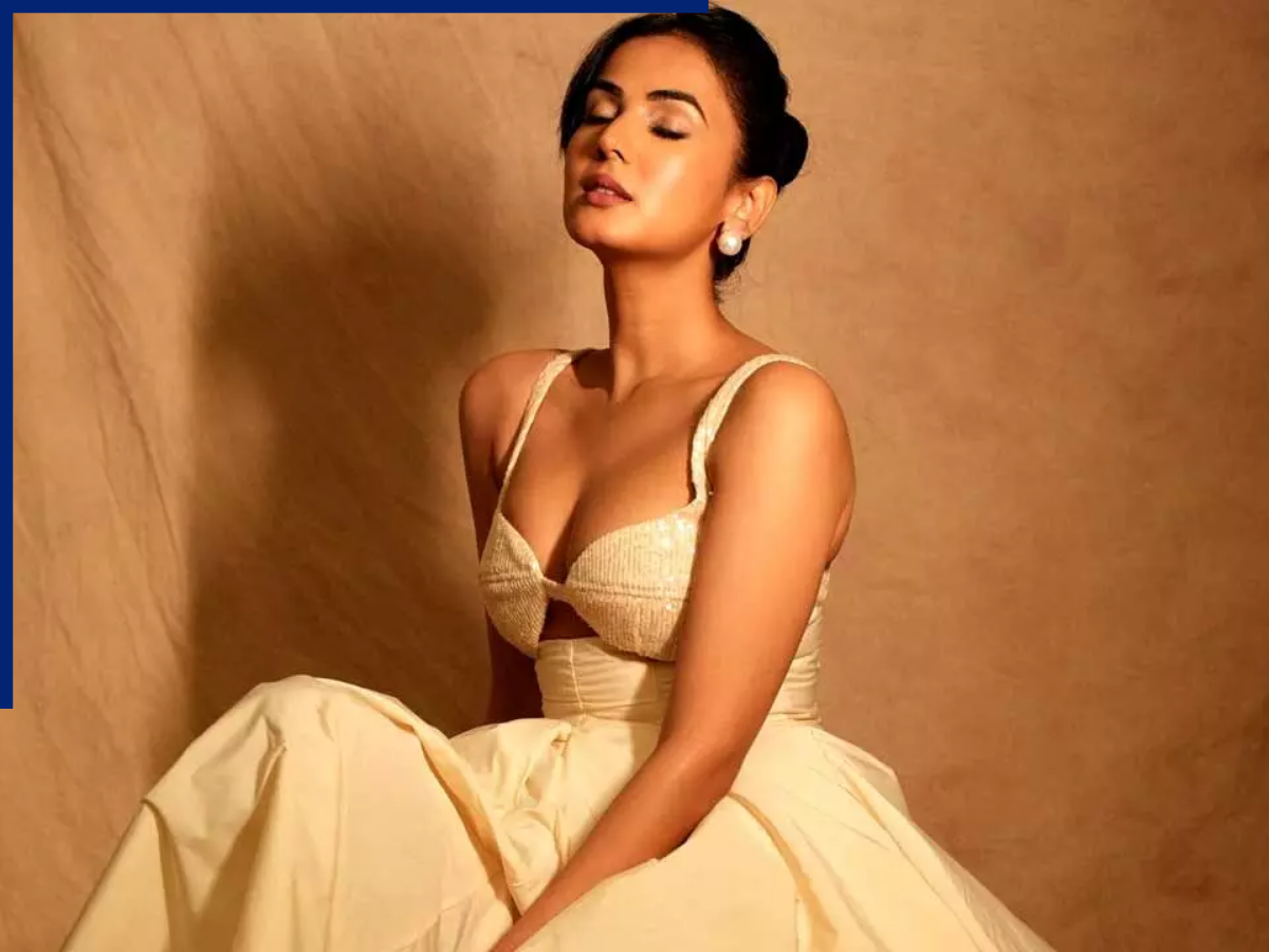 Sonal Chauhan - Photo Gallery